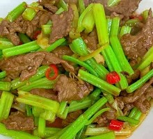 Stir-Fried Beef with Yellow Onion