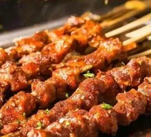 Charcoal-Grilled Beef Skewers