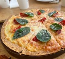 Garden Deluxe Cheese Pizza