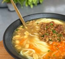 Garden Sauce Rice Noodles