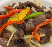 Beef tendon and sea cucumber