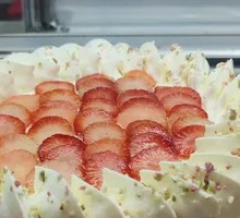 Berry Red Velvet Cake