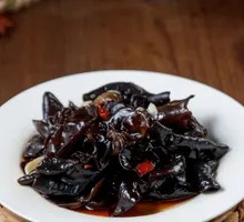 Lily Bulb and Wood Ear Mushroom