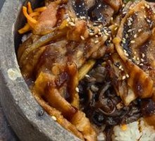 Cheese Beef Stone Pot Rice Bowl