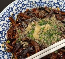 Sizzling Eel丝 with Sauce