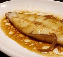 Celery-flavored Oil-braised Cod