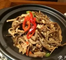 Xiang-style Wild Bamboo Shoot Pot Meal