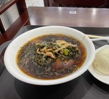 Pickled Cabbage and Pork Noodles