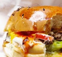 Classic Beef Cheeseburger