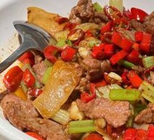Stir-Fried Beef with Yellow Onion