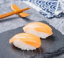 Salmon Sushi