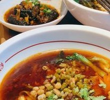 Signature Braised Beef Noodles