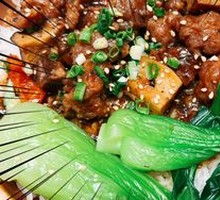 Black Pepper Beef Claypot Rice