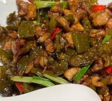 Sauce Pepper Stir-Fried Chicken
