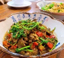 Stir-Fried Beef with Yellow Onion
