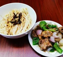 Stir-fried Frog with Noodles