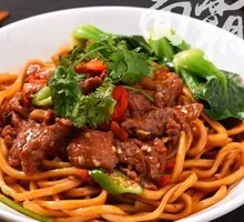 Stir-fried Yellow Beef with Rice Noodles