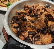 Stroll Chicken with Chanterelle Mushrooms and Vermicelli