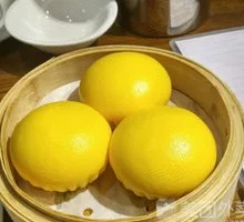 Juicy Custard Bun