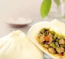 Sour Spicy String Bean Chicken Buns