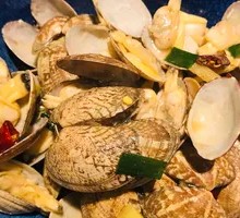 Spicy Stir-Fried Clams