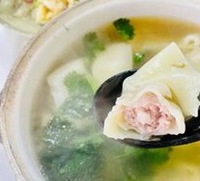 Braised Pork Dumplings in Clay Pot