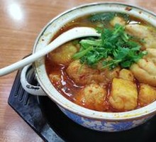 Fried Tofu with Blood Soup and Vermicelli