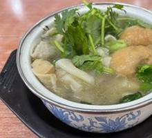 Double-Section Noodle Soup with Small Wontons