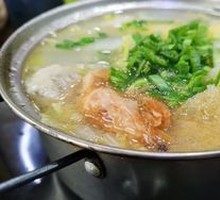 Lao Shengxing Three Delicacies Hot Pot