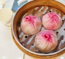 Cheesy Pork Steamed Buns