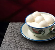 Black Sesame Glutinous Rice Balls with Milk Jelly