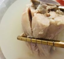 Spicy Pepper Pork Tripe and Chicken Leg Soup