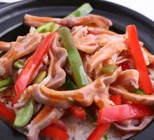 Stir-Fried Pig's Tripe with Hangzhou Peppers