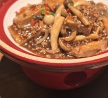 Sand Pot Braised Tofu with Minced Meat