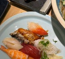 8-Piece Hand-Pressed Sushi Platter