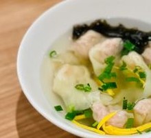 Fresh Shrimp and Chicken Dumplings in Clear Soup