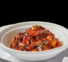 Braised Eel with Garlic in Clay Pot