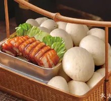 Black Hair Pork with Fuchun Steamed Bun