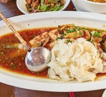 Sauce Pepper Spring River Fish Head with Handmade Noodles