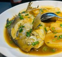 Braised Spanish Mackerel with Rice Cake