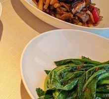 Wild Mushroom Stir-Fried with Yellow Beef