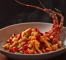 Scallion Stir-fried Lobster Claws and Pig's Stomach