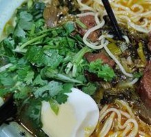 Sour Cabbage Braised Beef Noodles