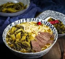 Sour Cabbage Beef Noodles