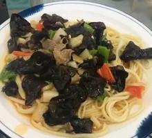 Black Mushroom Beef Noodles