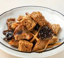 Four Fortune Steamed Wheat Gluten