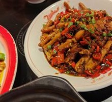 Grandmother's Vegetable Stir-Fried Chicken Feet