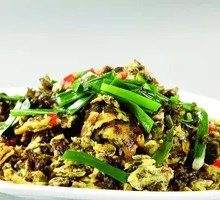 Stir-fried Earth Moss with Free-range Eggs