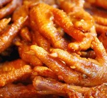 Steamed Chicken Feet in Mini Buns