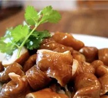 Braised Pork Intestines with Spicy Flavor